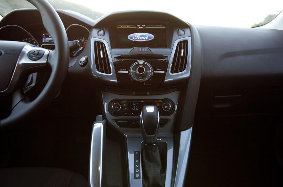  Ford Focus 2012 года  (фото 16 из 62)